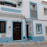 Chez Oasis Lagos - Charming Central By The Beach