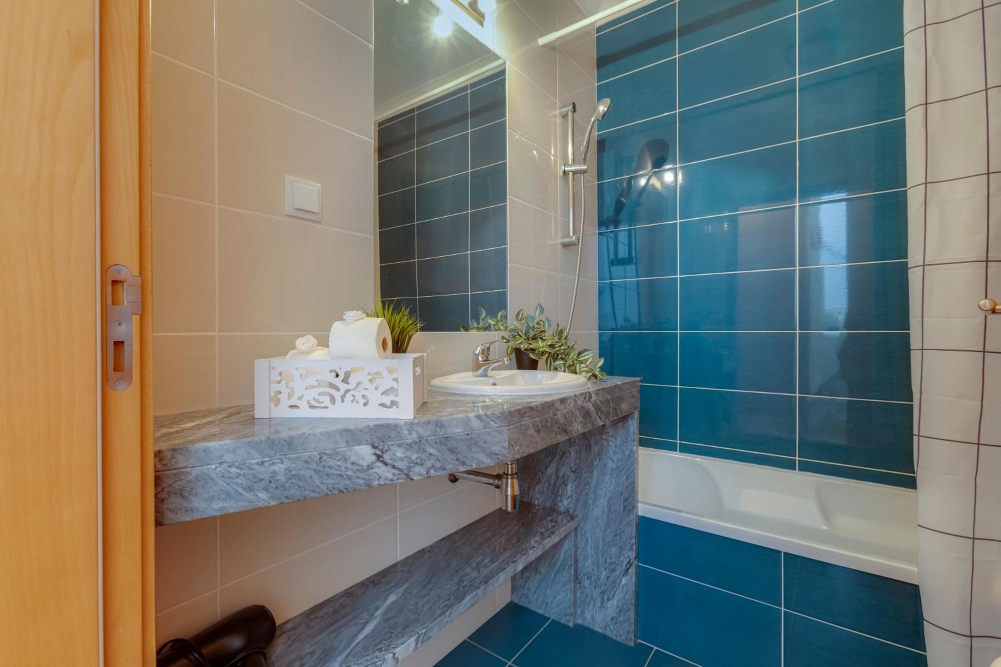 Chez Oasis - Charming By The Holiday home Lagos